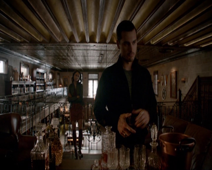 VampireDiariesWorld-dot-nl_7x14MoonlightOnTheBayou0760.jpg