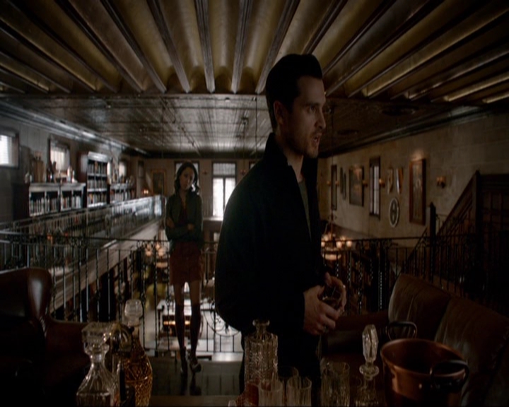 VampireDiariesWorld-dot-nl_7x14MoonlightOnTheBayou0762.jpg