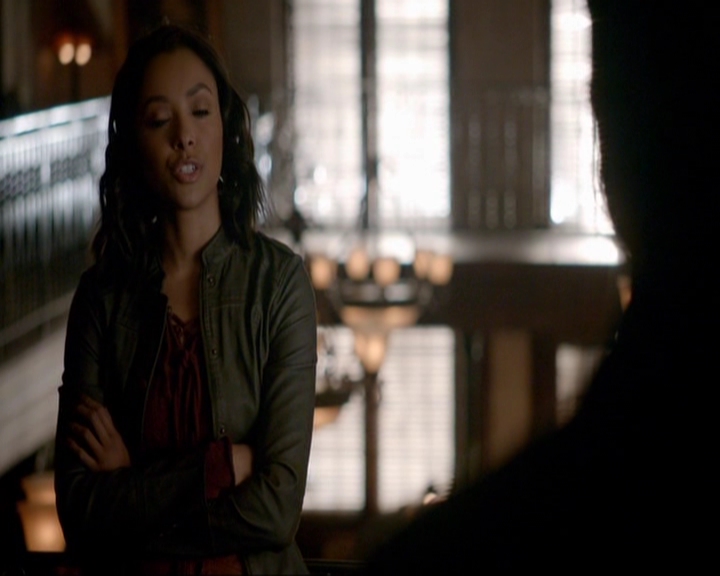 VampireDiariesWorld-dot-nl_7x14MoonlightOnTheBayou0764.jpg