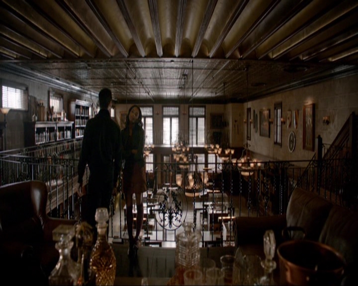 VampireDiariesWorld-dot-nl_7x14MoonlightOnTheBayou0772.jpg