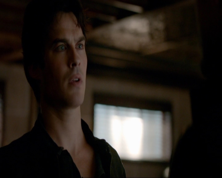 VampireDiariesWorld-dot-nl_7x14MoonlightOnTheBayou0812.jpg