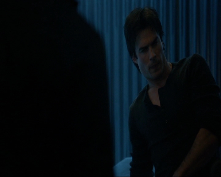 VampireDiariesWorld-dot-nl_7x14MoonlightOnTheBayou0878.jpg