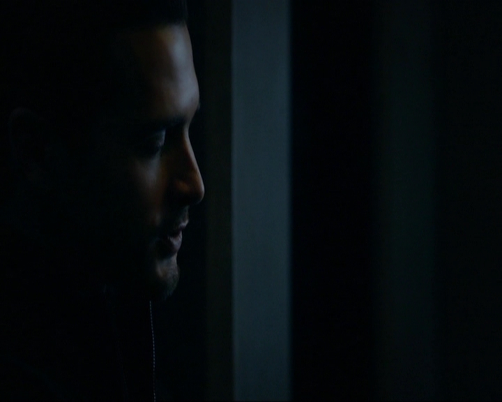 VampireDiariesWorld-dot-nl_7x14MoonlightOnTheBayou0894.jpg