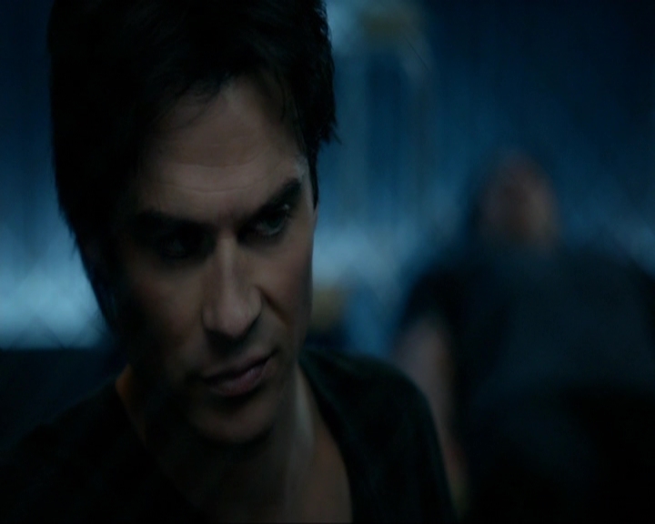 VampireDiariesWorld-dot-nl_7x14MoonlightOnTheBayou0944.jpg