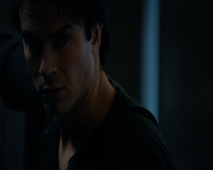 VampireDiariesWorld-dot-nl_7x14MoonlightOnTheBayou0951.jpg