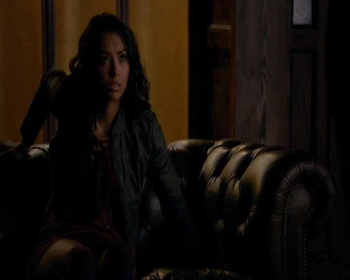 VampireDiariesWorld-dot-nl_7x14MoonlightOnTheBayou0982.jpg