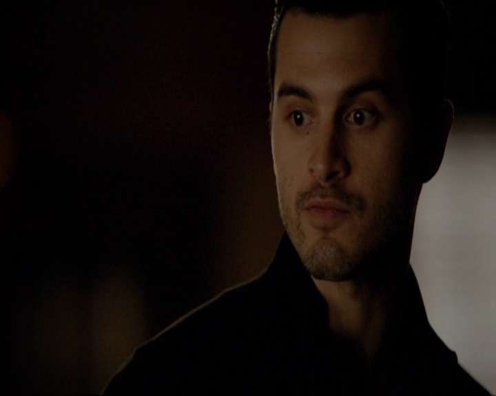 VampireDiariesWorld-dot-nl_7x14MoonlightOnTheBayou0984.jpg