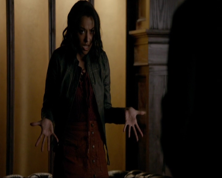 VampireDiariesWorld-dot-nl_7x14MoonlightOnTheBayou0998.jpg