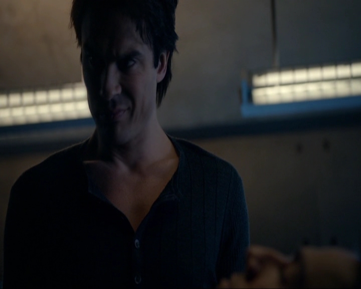 VampireDiariesWorld-dot-nl_7x14MoonlightOnTheBayou1025.jpg