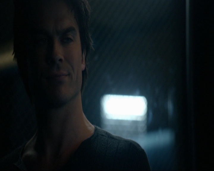 VampireDiariesWorld-dot-nl_7x14MoonlightOnTheBayou1074.jpg