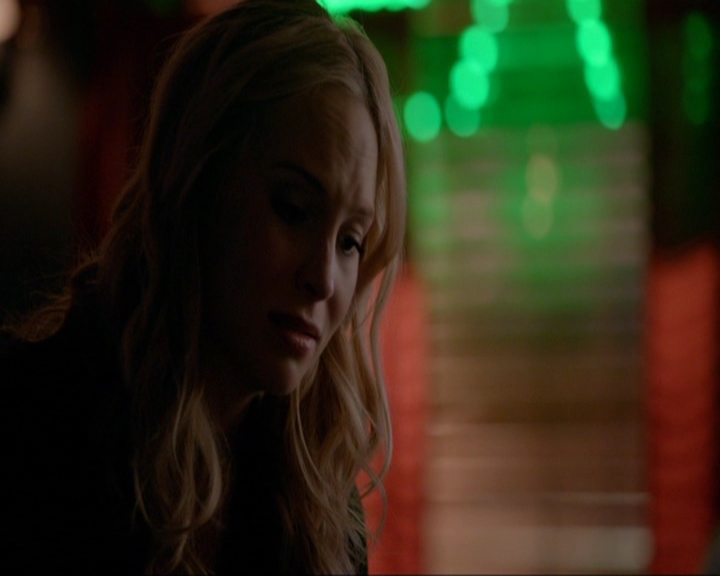 VampireDiariesWorld-dot-nl_7x14MoonlightOnTheBayou1117.jpg