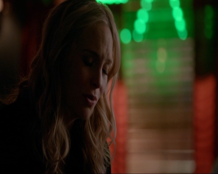 VampireDiariesWorld-dot-nl_7x14MoonlightOnTheBayou1118.jpg