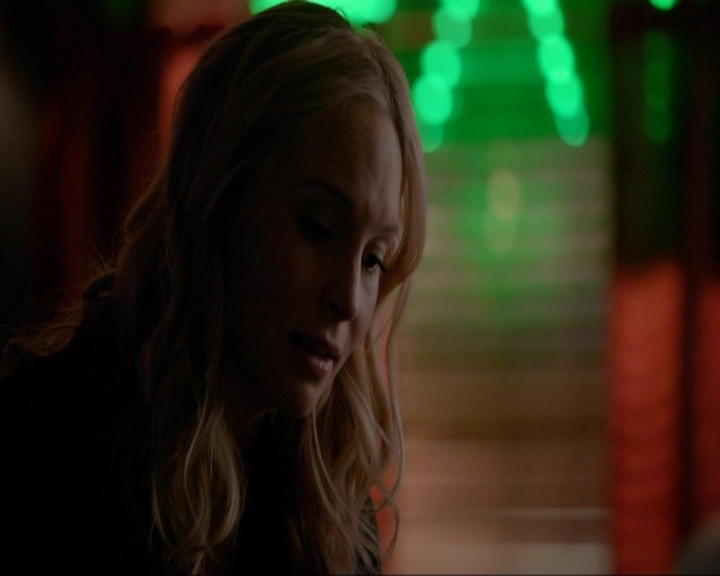 VampireDiariesWorld-dot-nl_7x14MoonlightOnTheBayou1121.jpg