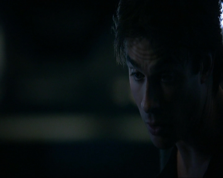 VampireDiariesWorld-dot-nl_7x14MoonlightOnTheBayou1161.jpg