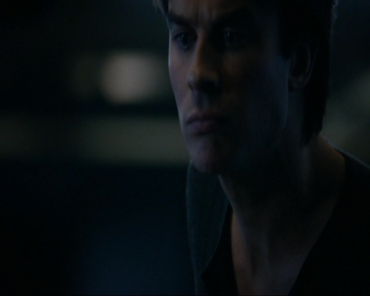 VampireDiariesWorld-dot-nl_7x14MoonlightOnTheBayou1167.jpg