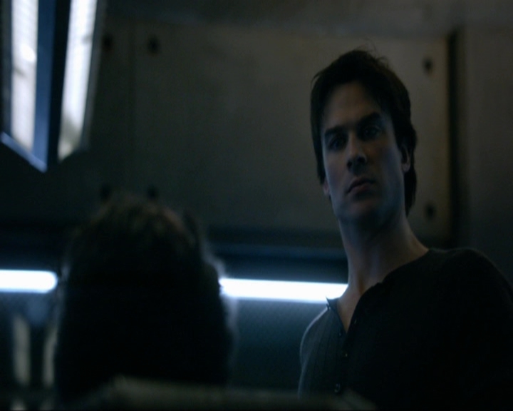 VampireDiariesWorld-dot-nl_7x14MoonlightOnTheBayou1170.jpg