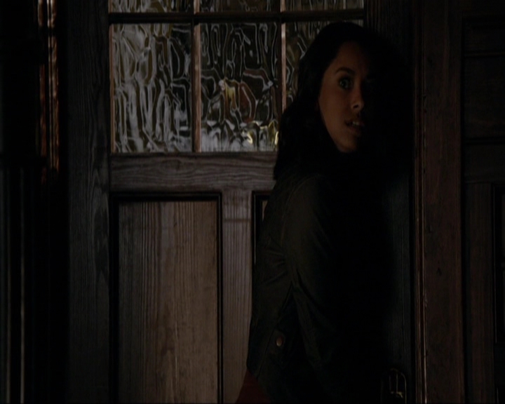 VampireDiariesWorld-dot-nl_7x14MoonlightOnTheBayou1173.jpg