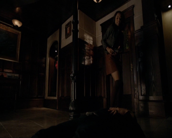 VampireDiariesWorld-dot-nl_7x14MoonlightOnTheBayou1231.jpg