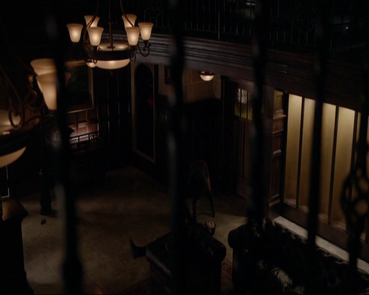 VampireDiariesWorld-dot-nl_7x14MoonlightOnTheBayou1236.jpg