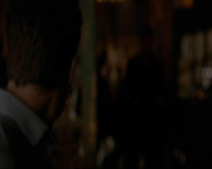 VampireDiariesWorld-dot-nl_7x14MoonlightOnTheBayou1272.jpg