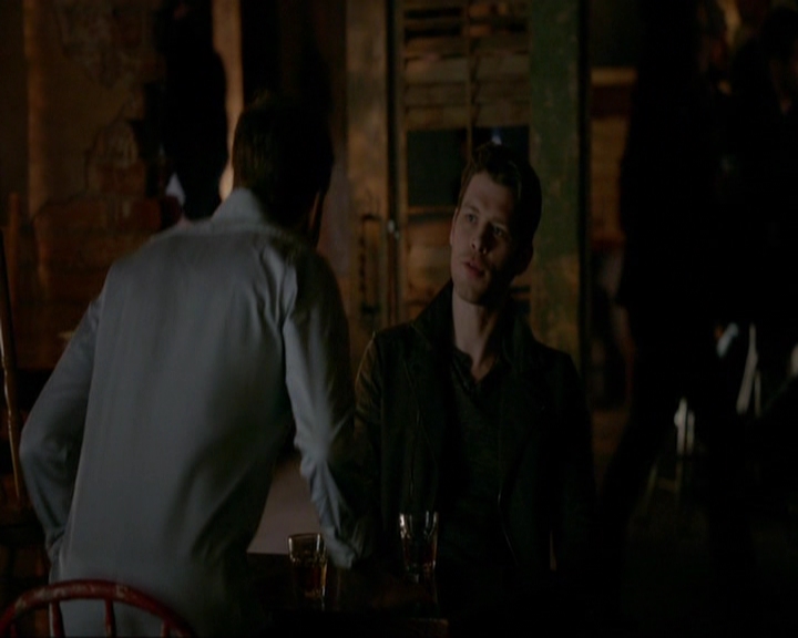 VampireDiariesWorld-dot-nl_7x14MoonlightOnTheBayou1282.jpg