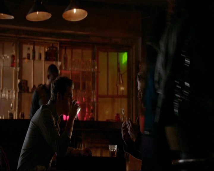 VampireDiariesWorld-dot-nl_7x14MoonlightOnTheBayou1293.jpg