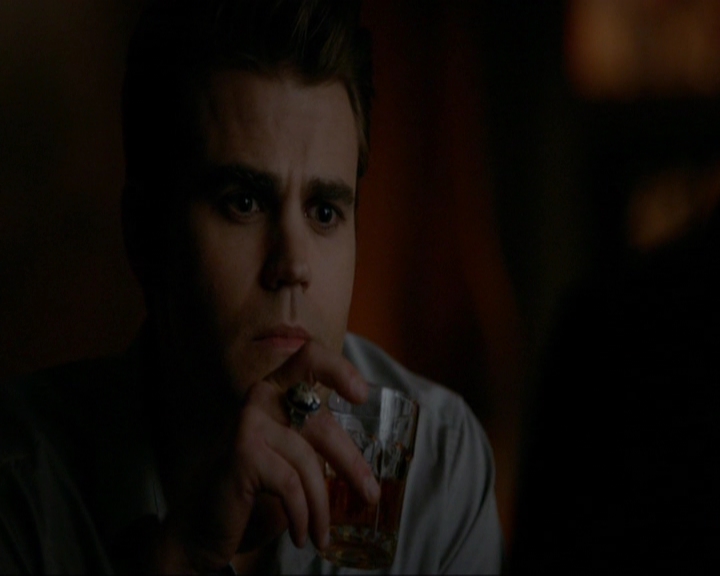 VampireDiariesWorld-dot-nl_7x14MoonlightOnTheBayou1300.jpg