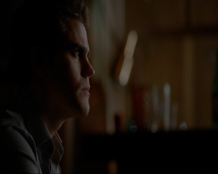 VampireDiariesWorld-dot-nl_7x14MoonlightOnTheBayou1306.jpg