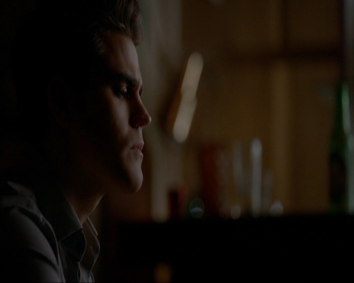 VampireDiariesWorld-dot-nl_7x14MoonlightOnTheBayou1307.jpg