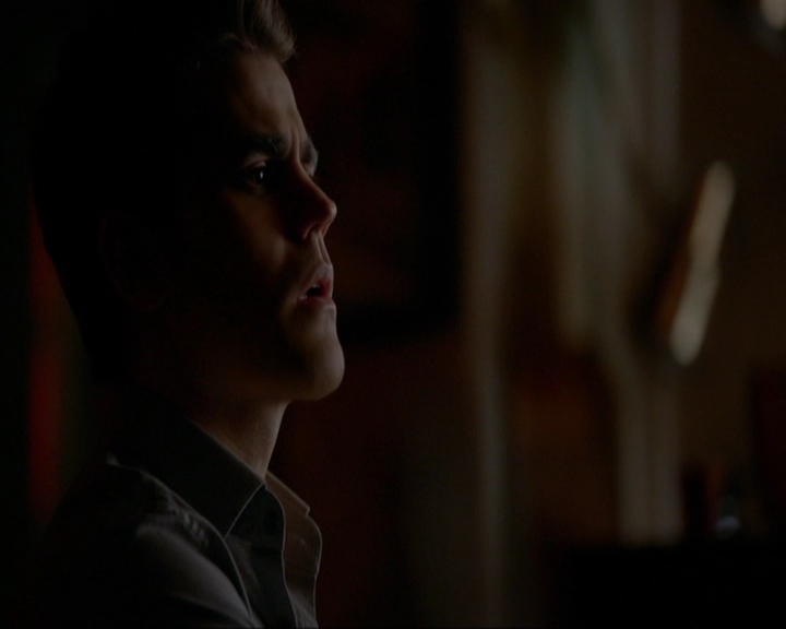 VampireDiariesWorld-dot-nl_7x14MoonlightOnTheBayou1309.jpg