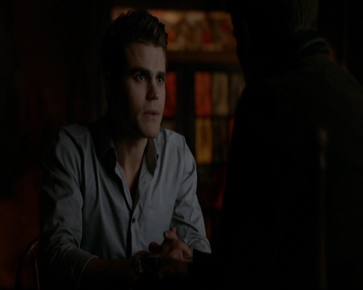 VampireDiariesWorld-dot-nl_7x14MoonlightOnTheBayou1325.jpg