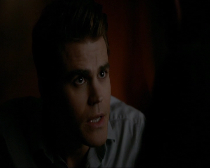 VampireDiariesWorld-dot-nl_7x14MoonlightOnTheBayou1328.jpg