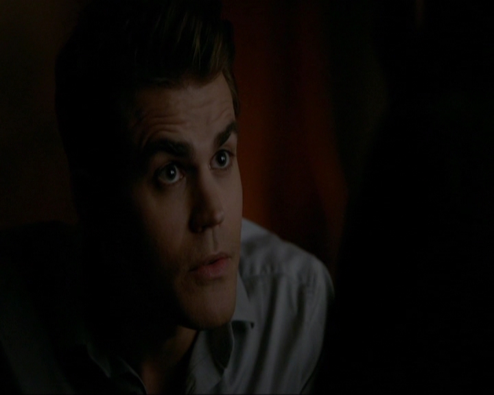 VampireDiariesWorld-dot-nl_7x14MoonlightOnTheBayou1329.jpg