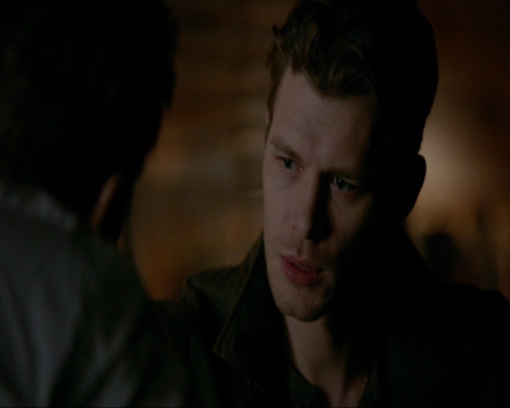 VampireDiariesWorld-dot-nl_7x14MoonlightOnTheBayou1332.jpg