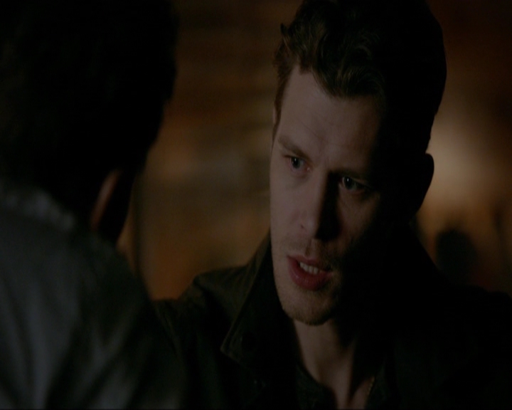 VampireDiariesWorld-dot-nl_7x14MoonlightOnTheBayou1333.jpg