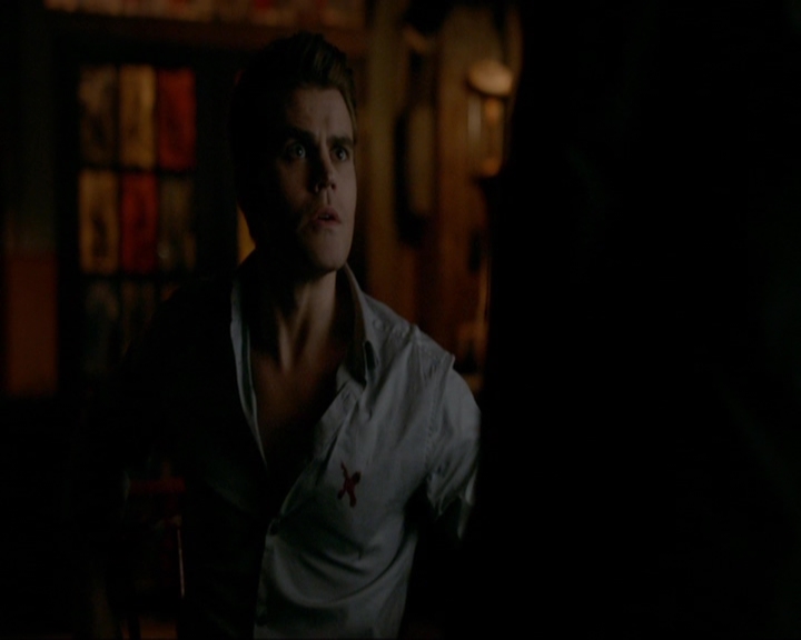 VampireDiariesWorld-dot-nl_7x14MoonlightOnTheBayou1338.jpg