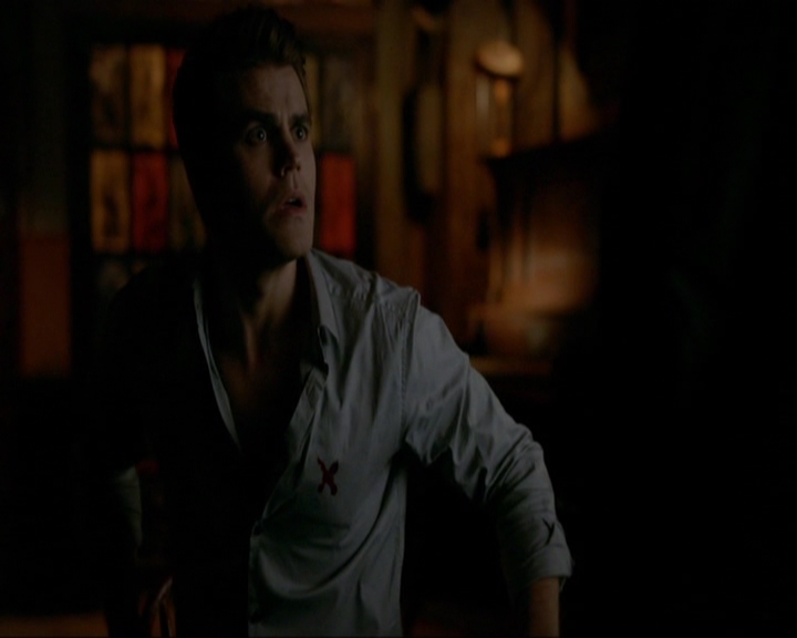 VampireDiariesWorld-dot-nl_7x14MoonlightOnTheBayou1339.jpg