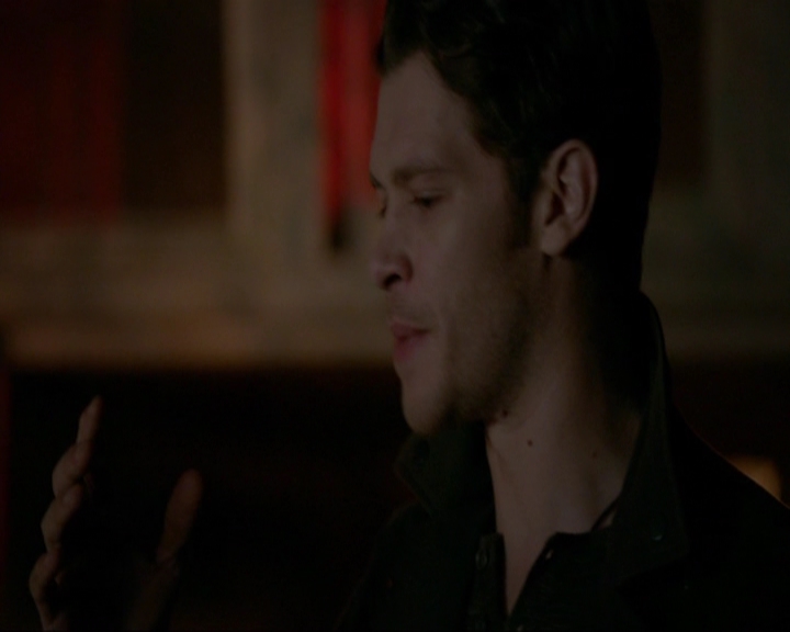 VampireDiariesWorld-dot-nl_7x14MoonlightOnTheBayou1340.jpg