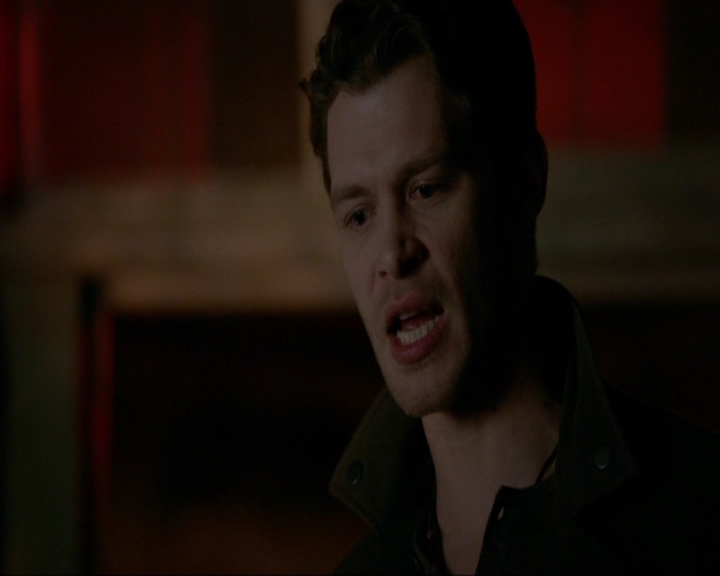 VampireDiariesWorld-dot-nl_7x14MoonlightOnTheBayou1341.jpg