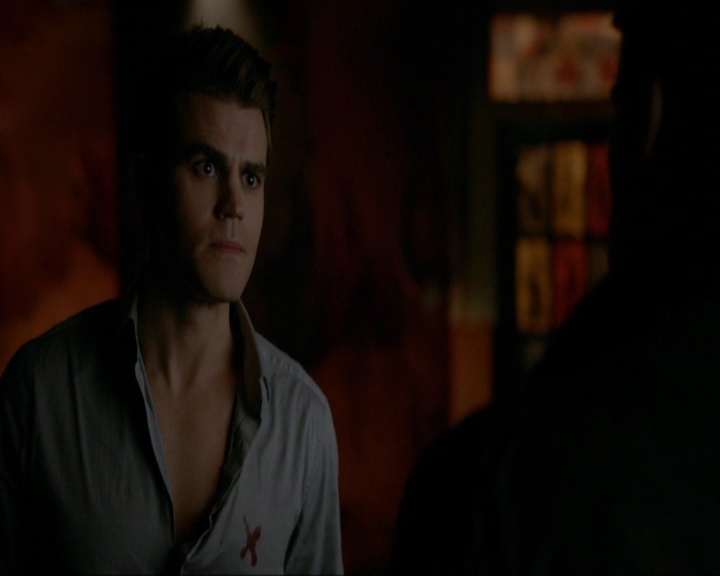 VampireDiariesWorld-dot-nl_7x14MoonlightOnTheBayou1344.jpg