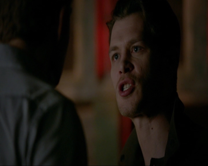 VampireDiariesWorld-dot-nl_7x14MoonlightOnTheBayou1349.jpg