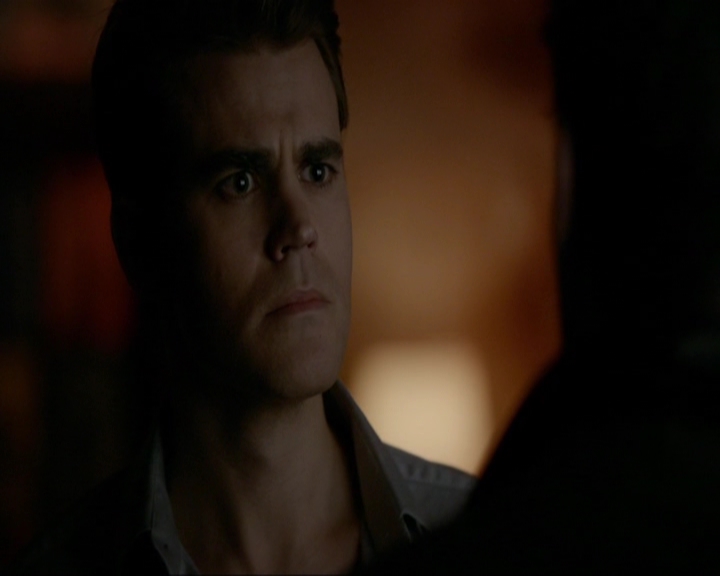 VampireDiariesWorld-dot-nl_7x14MoonlightOnTheBayou1353.jpg