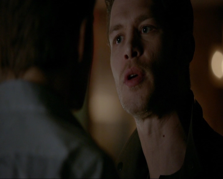 VampireDiariesWorld-dot-nl_7x14MoonlightOnTheBayou1354.jpg