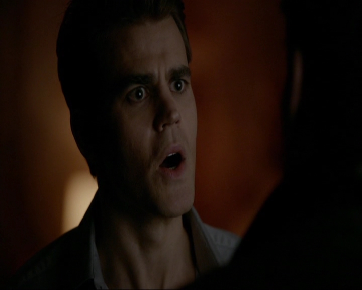 VampireDiariesWorld-dot-nl_7x14MoonlightOnTheBayou1356.jpg