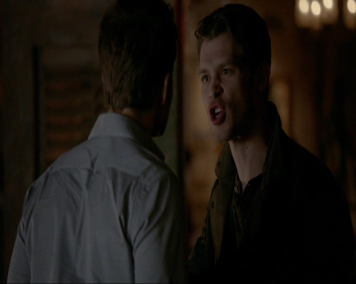 VampireDiariesWorld-dot-nl_7x14MoonlightOnTheBayou1359.jpg