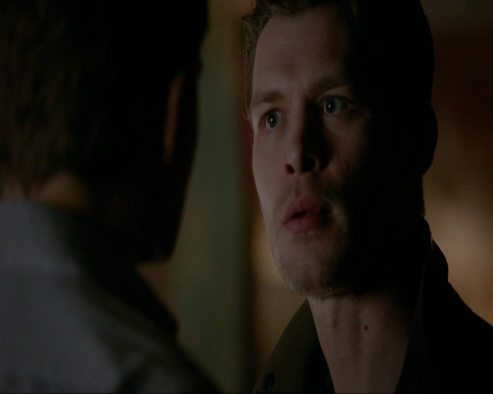 VampireDiariesWorld-dot-nl_7x14MoonlightOnTheBayou1369.jpg