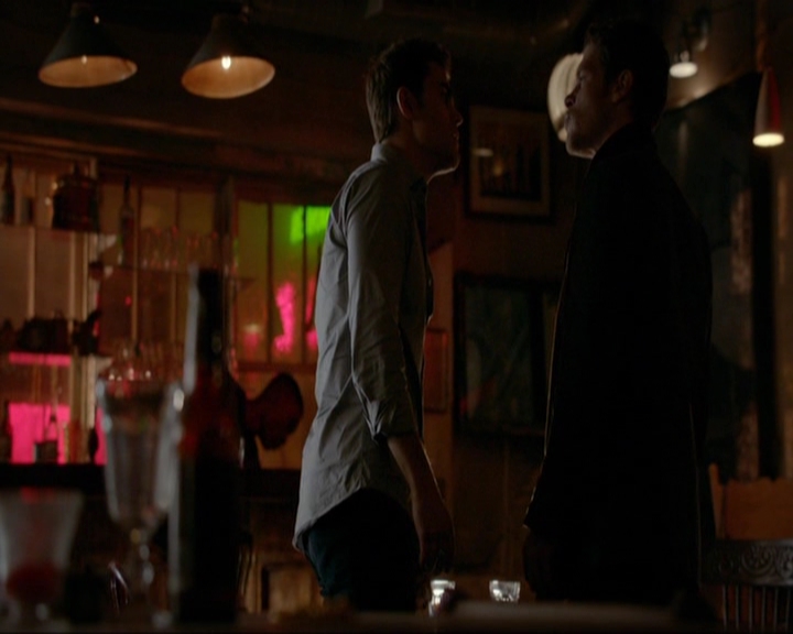 VampireDiariesWorld-dot-nl_7x14MoonlightOnTheBayou1381.jpg