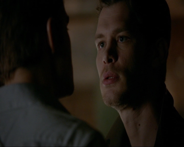 VampireDiariesWorld-dot-nl_7x14MoonlightOnTheBayou1393.jpg