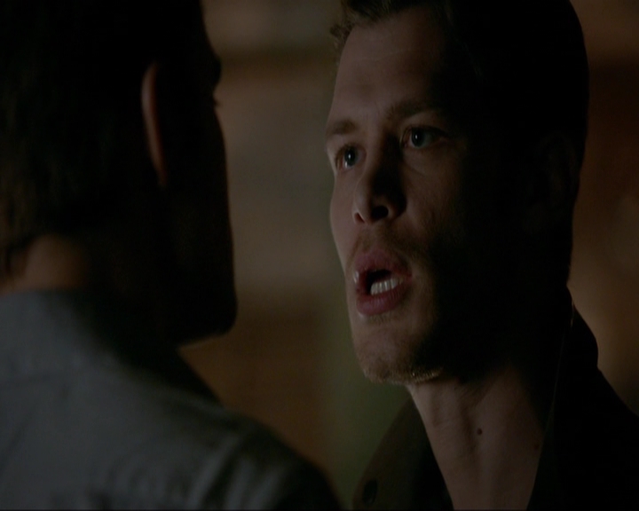 VampireDiariesWorld-dot-nl_7x14MoonlightOnTheBayou1394.jpg