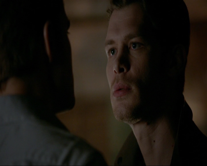 VampireDiariesWorld-dot-nl_7x14MoonlightOnTheBayou1395.jpg